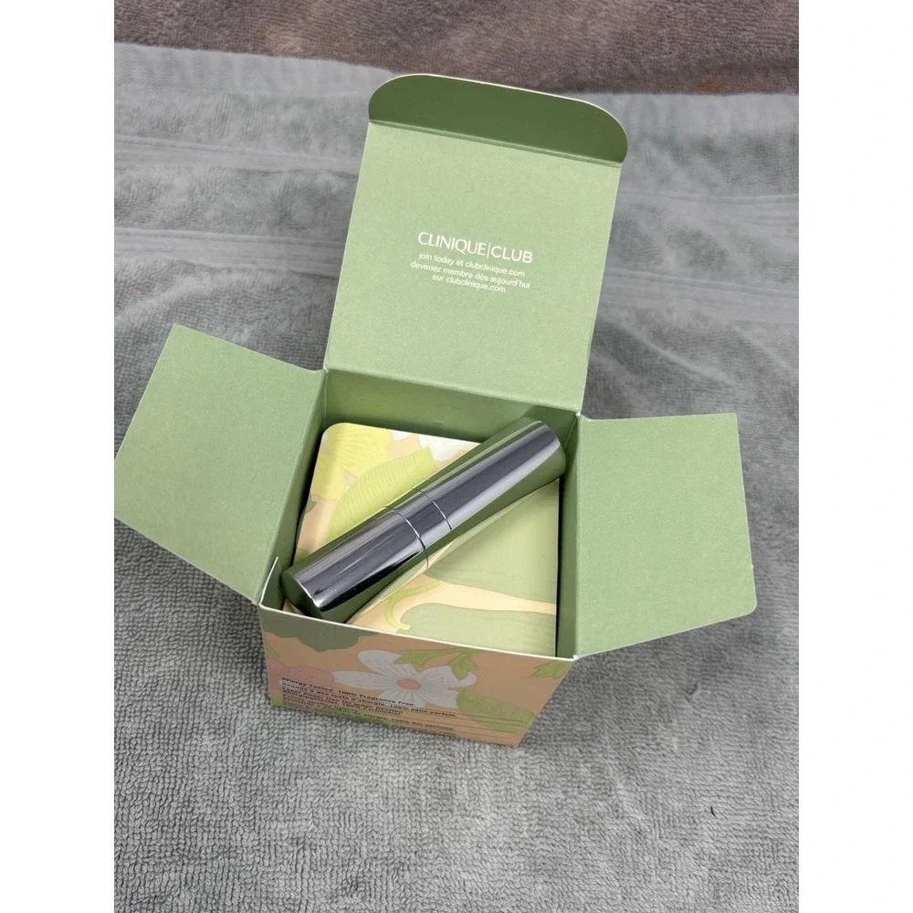 Clinique Blended Face Powder and Brush 08‎ Transparency Neutral 1.2oz NEW
